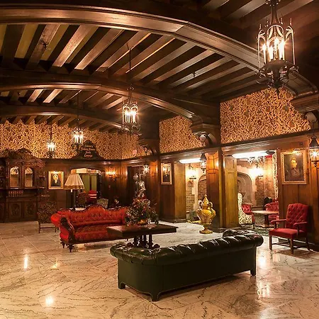 Urbana Landmark Hotel